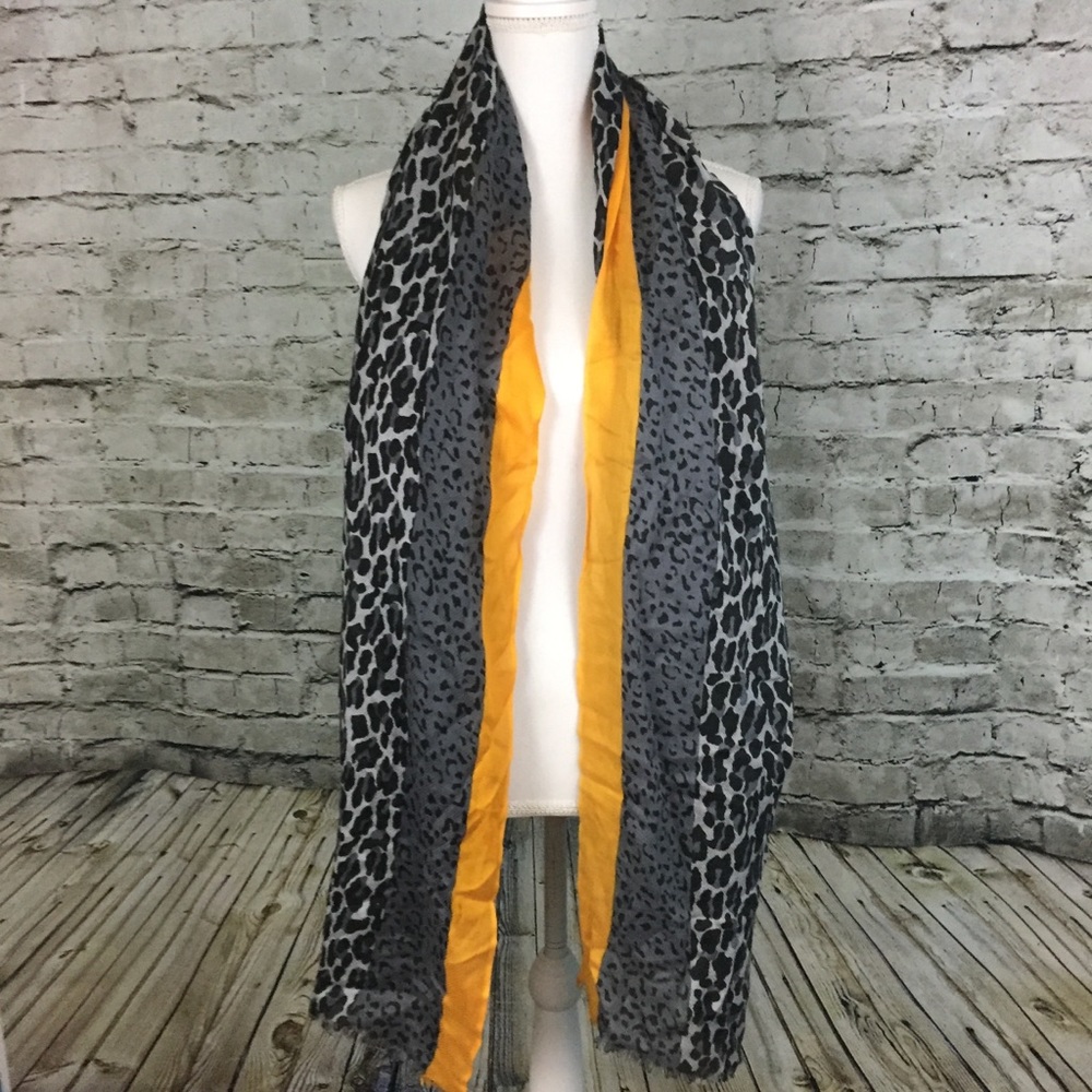 Banana Republic animal print scarf